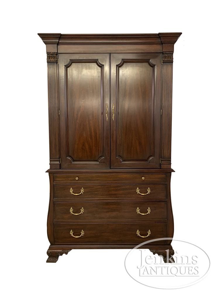 Henkel-Harris Bombé Armoire Henkel-Harris Bombé Armoire