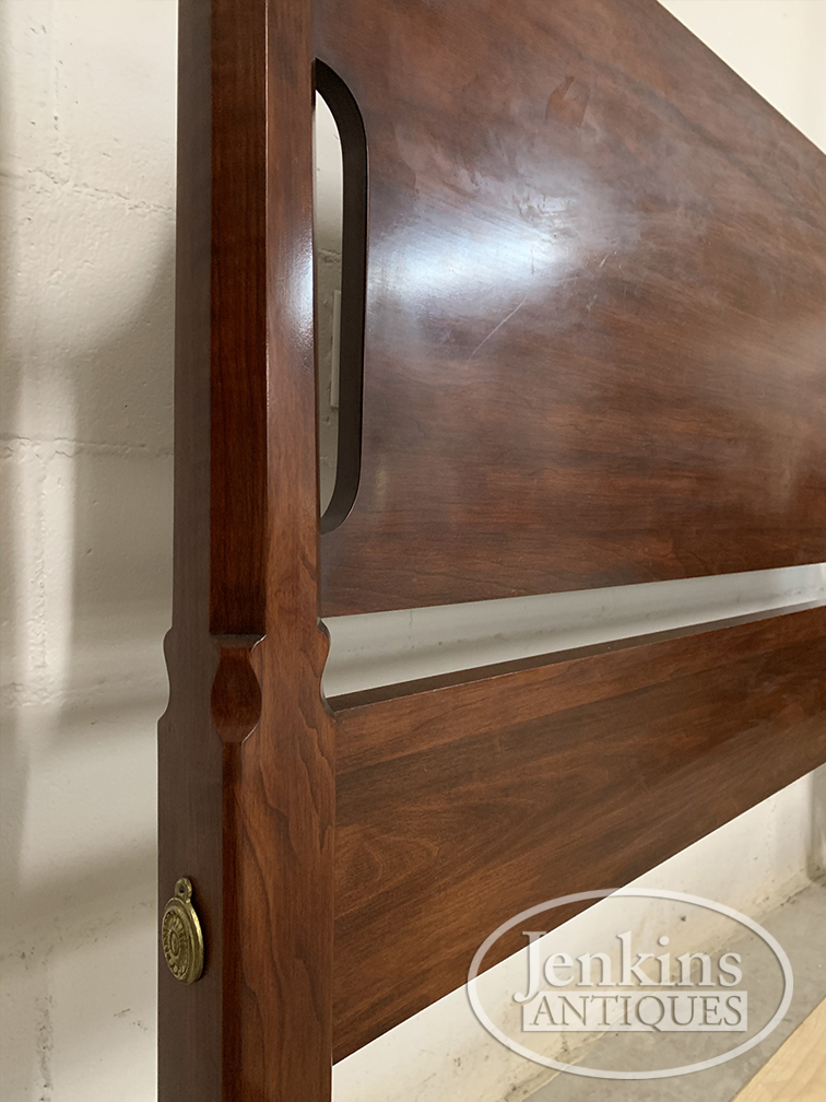 Henkel-Harris Queen Pencil Post Bed Henkel-Harris Queen Pencil Post Bed
