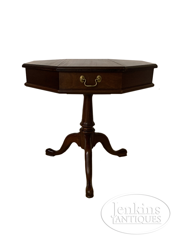 Henkel-Harris Handmade Jefferson Table Henkel-Harris Handmade Jefferson Table
