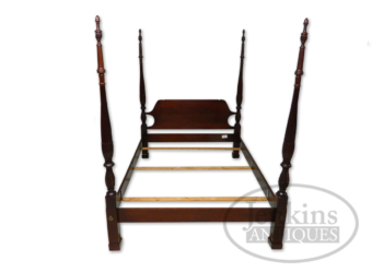 Craftique Mahogany Queen Wheat-Carved Bed